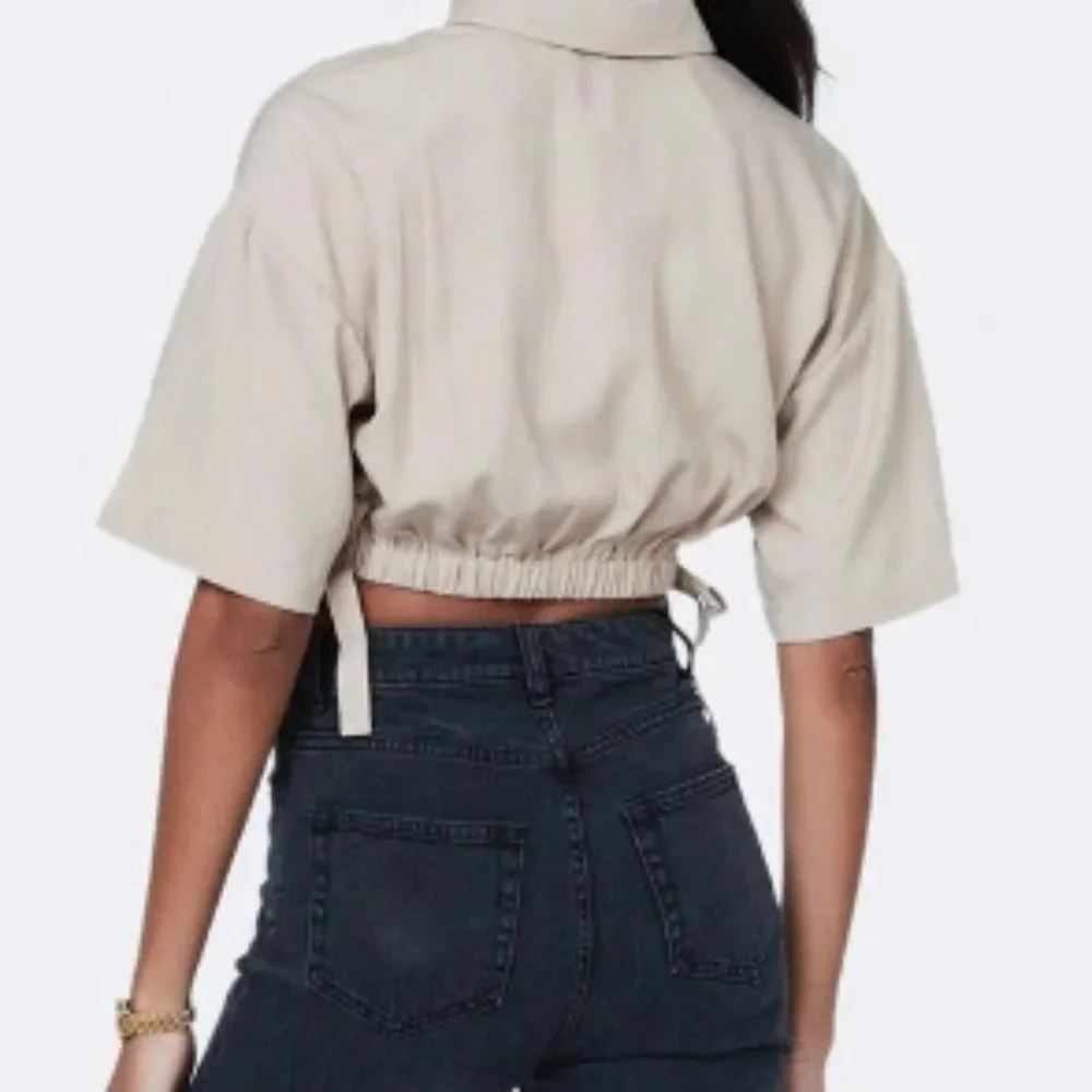 Billie the Label - Khaki Women's Imogene Crop Top - Picture 1 of 3